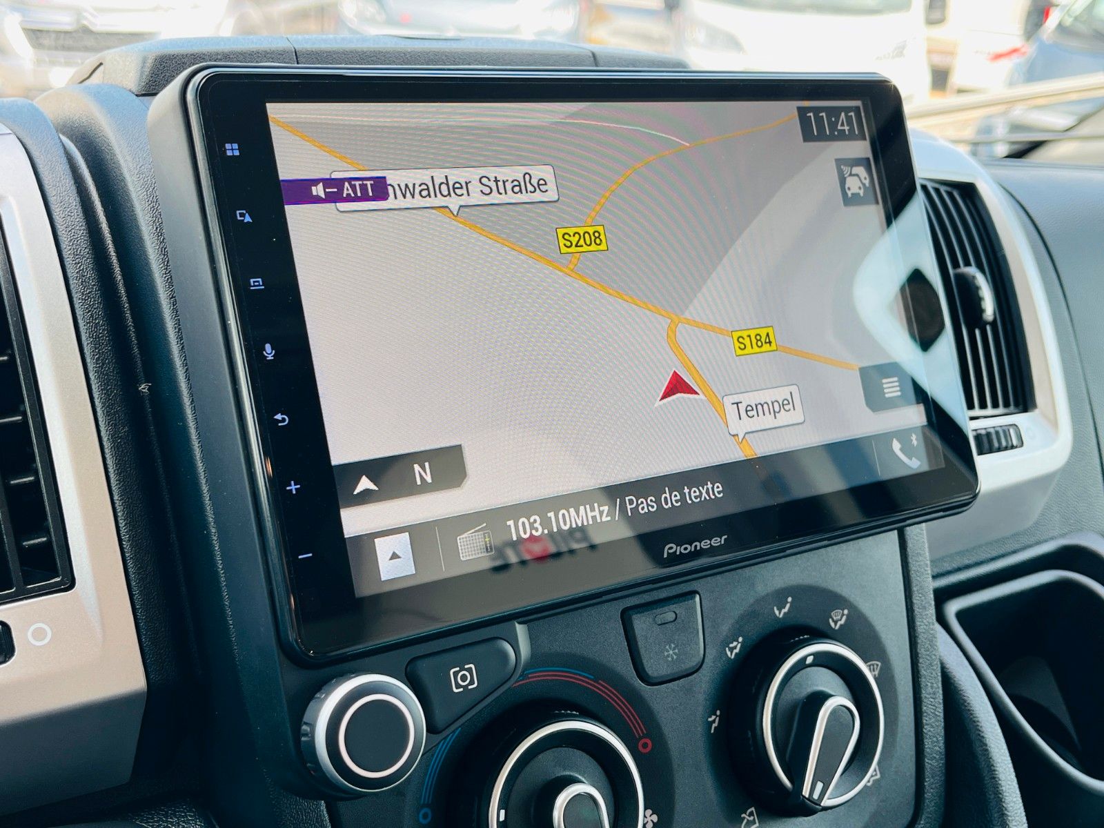 Fahrzeugabbildung Pilote V 600 GJ Querbett Markise Solar Navi