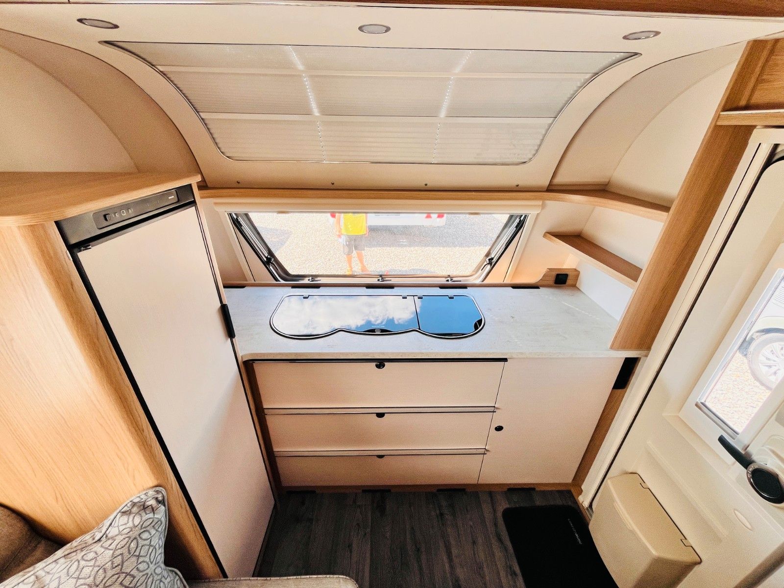 Fahrzeugabbildung LMC Vivo 580 D Bugküche franz. Bett Heckbad Mover