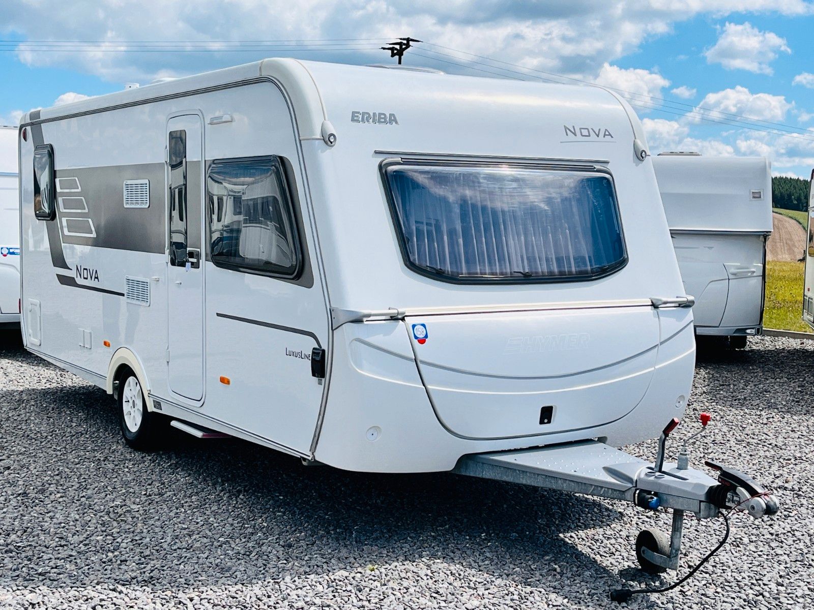 Fahrzeugabbildung HYMER / ERIBA / HYMERCAR Nova Luxusline 545 EN franz. Bett ALDE MOVER