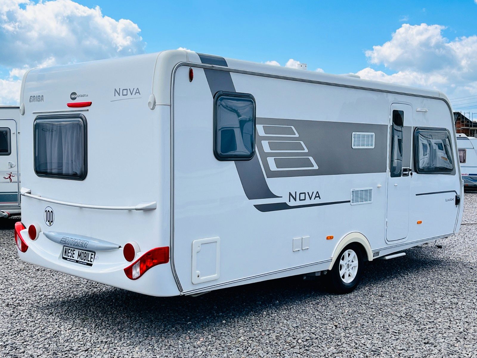 Fahrzeugabbildung HYMER / ERIBA / HYMERCAR Nova Luxusline 545 EN franz. Bett ALDE MOVER