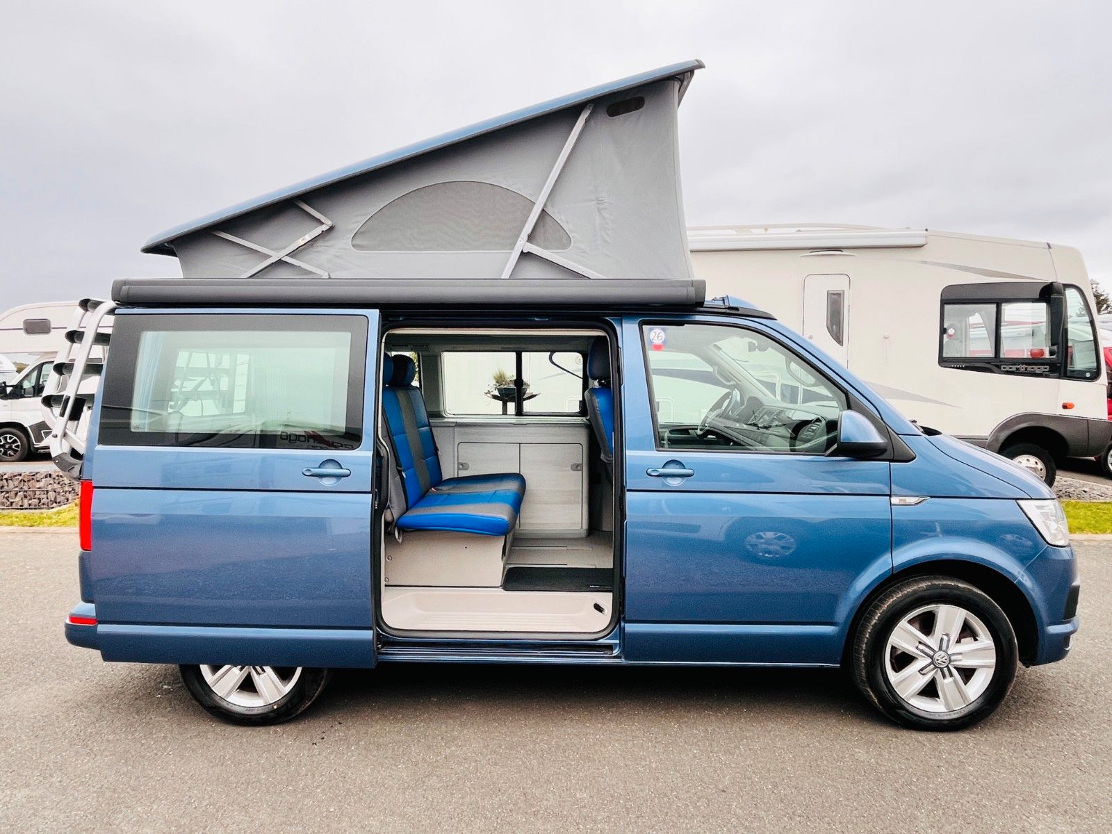 Fahrzeugabbildung Volkswagen T6 CALIFORNIA OCEAN AUTOMATIK 204PS