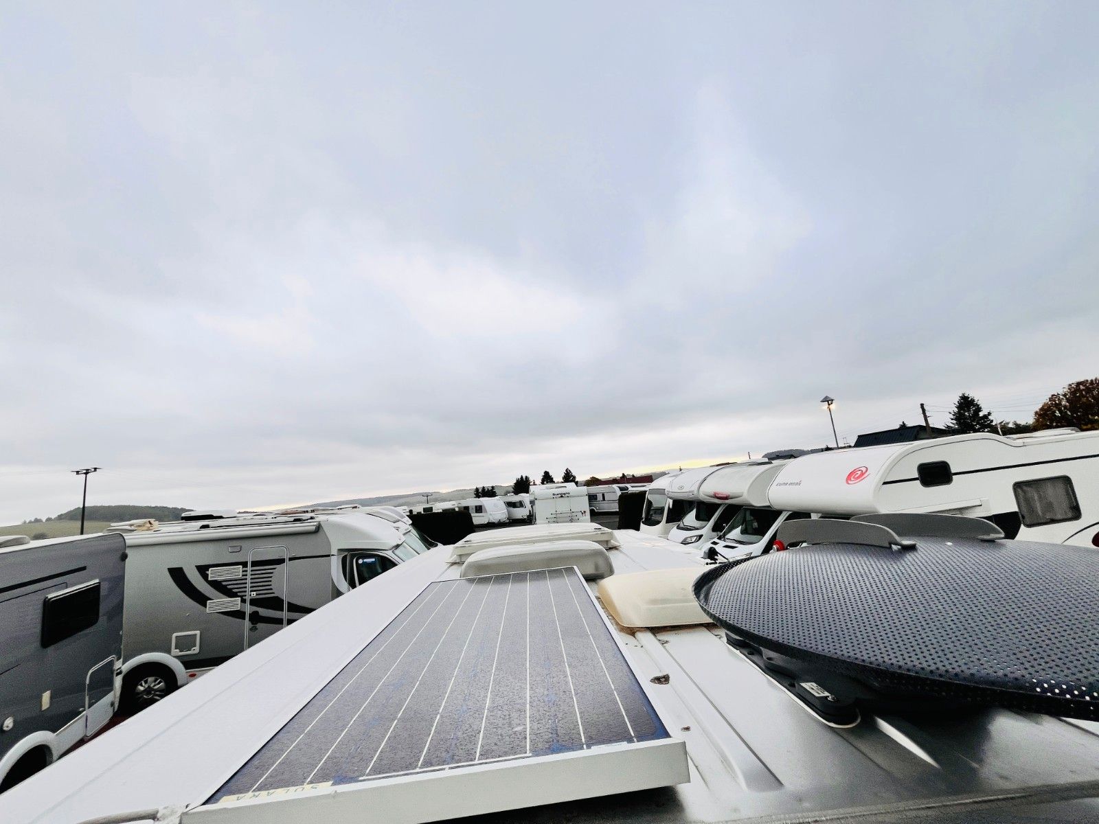 Fahrzeugabbildung La Strada TRENTO 600 SAT TV SOLAR MARKISE