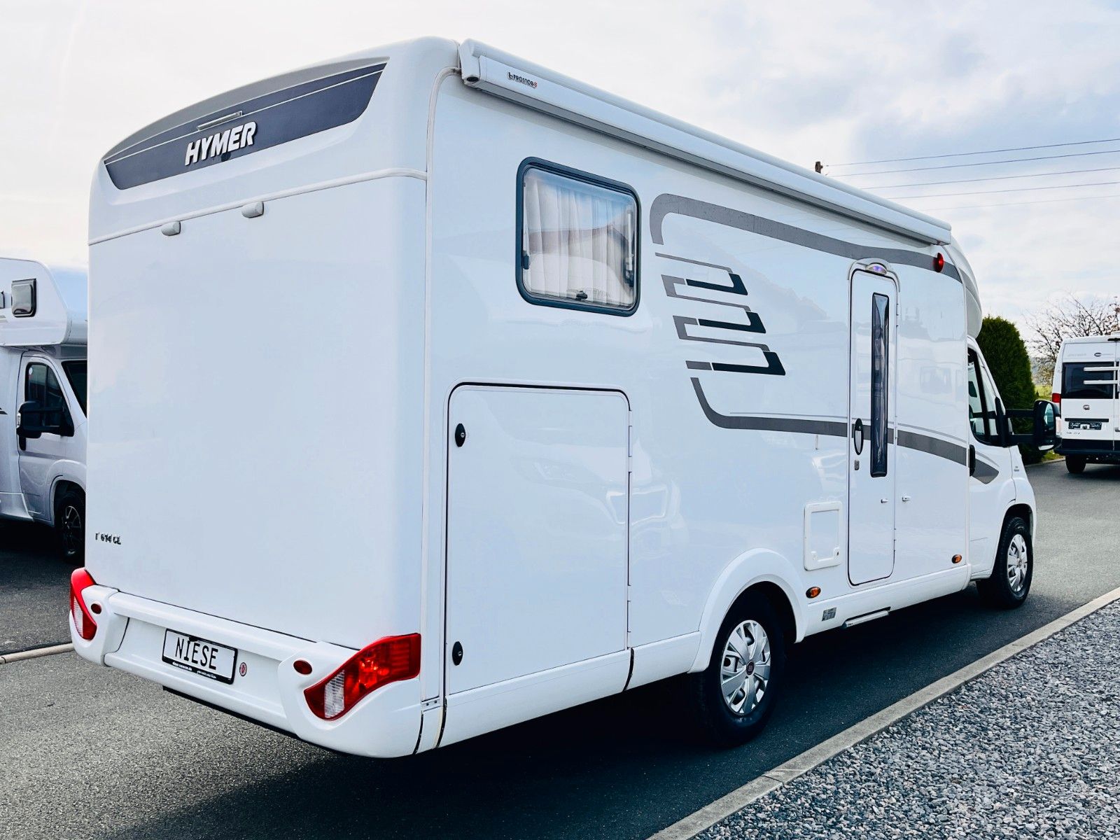 Fahrzeugabbildung HYMER / ERIBA / HYMERCAR T 614 CL QUERBETT GARAGE KLIMA MARKISE