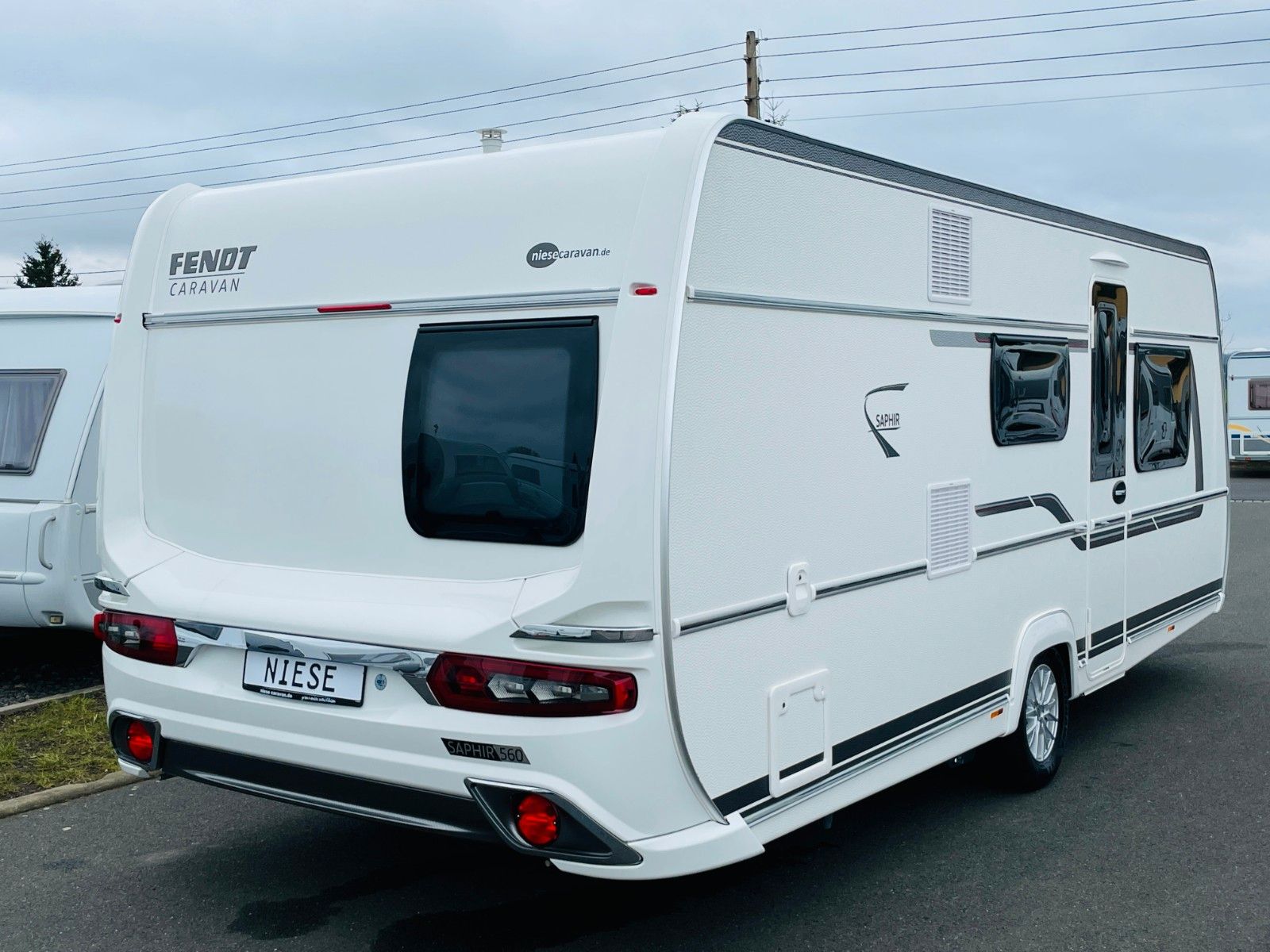 Fahrzeugabbildung Fendt Saphir 560 SKM Etagenbetten Mover Autark Dusche