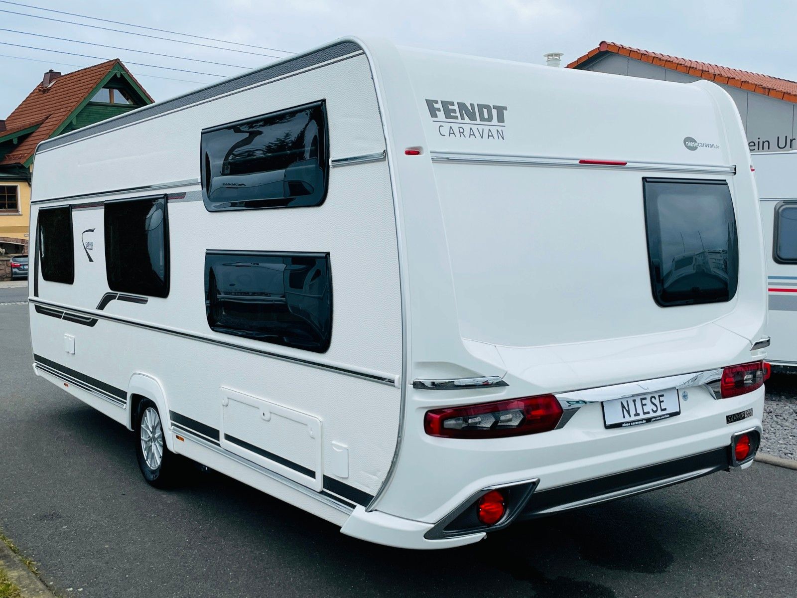 Fahrzeugabbildung Fendt Saphir 560 SKM Etagenbetten Mover Autark Dusche