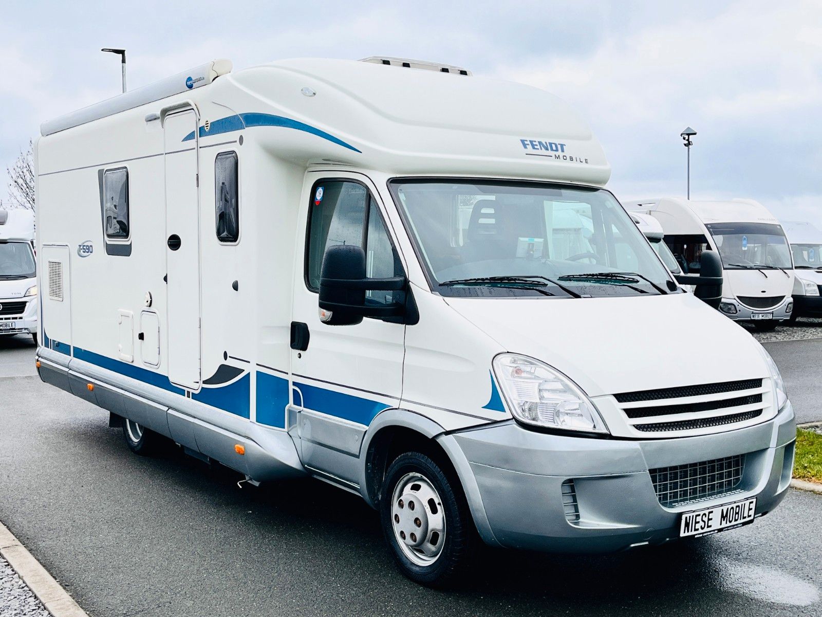 Fahrzeugabbildung Fendt T 590 IVECO HECKANTRIEB QUERBETT SOLAR BACKOFEN