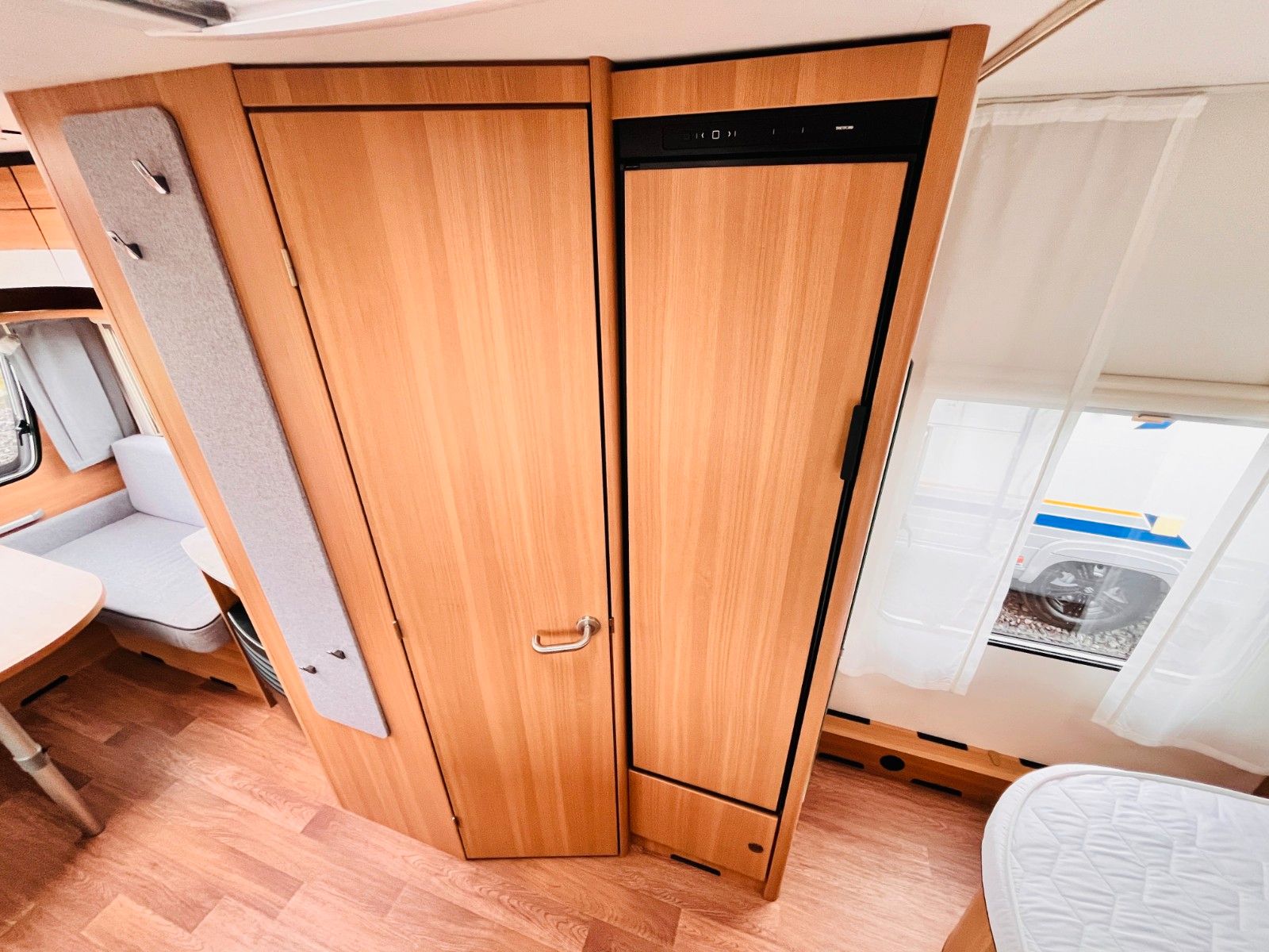 Fahrzeugabbildung LMC STYLE 450 D QUEENSBETT GROßER KÜHLSCHRANK