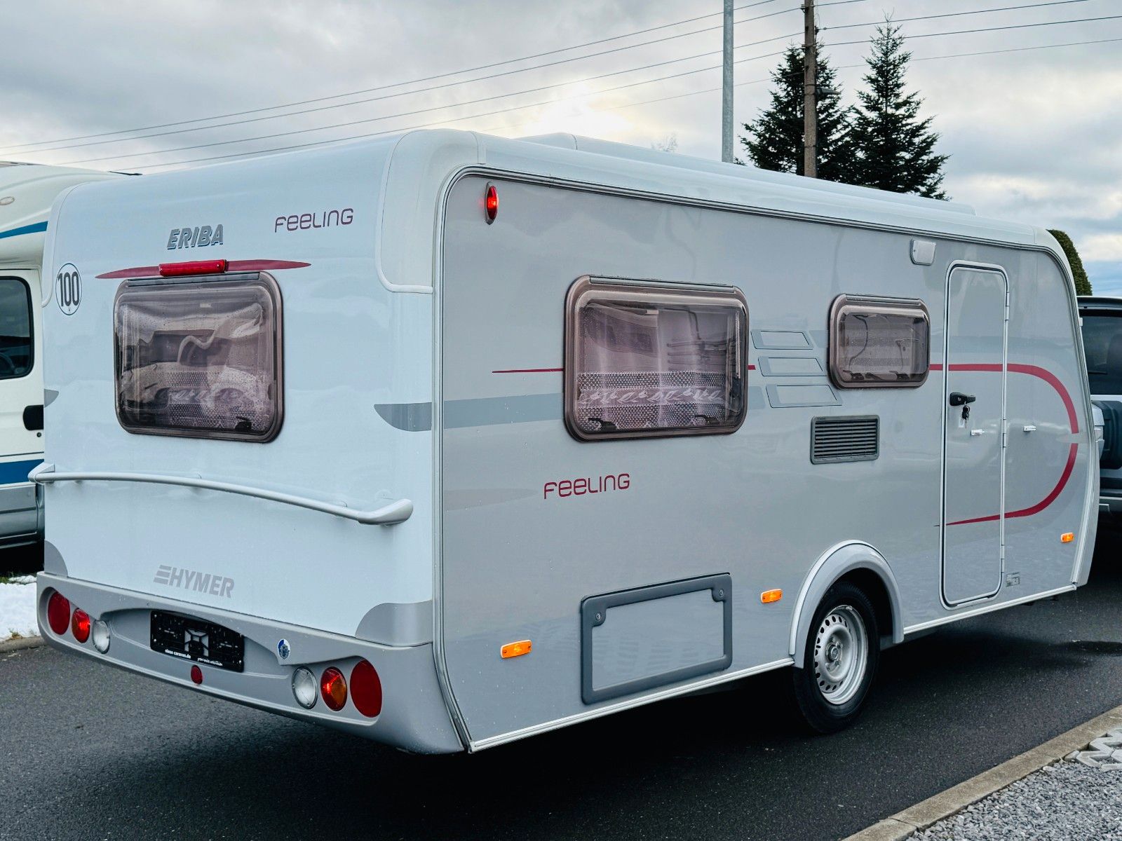 Fahrzeugabbildung HYMER / ERIBA / HYMERCAR FEELING 430 EINZELBETTEN HUBDACH 1.200KG