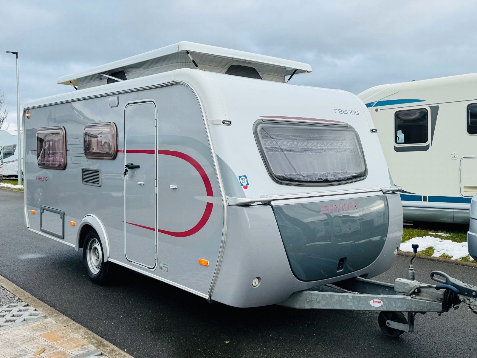 Fahrzeugabbildung HYMER / ERIBA / HYMERCAR FEELING 430 EINZELBETTEN HUBDACH 1.200KG