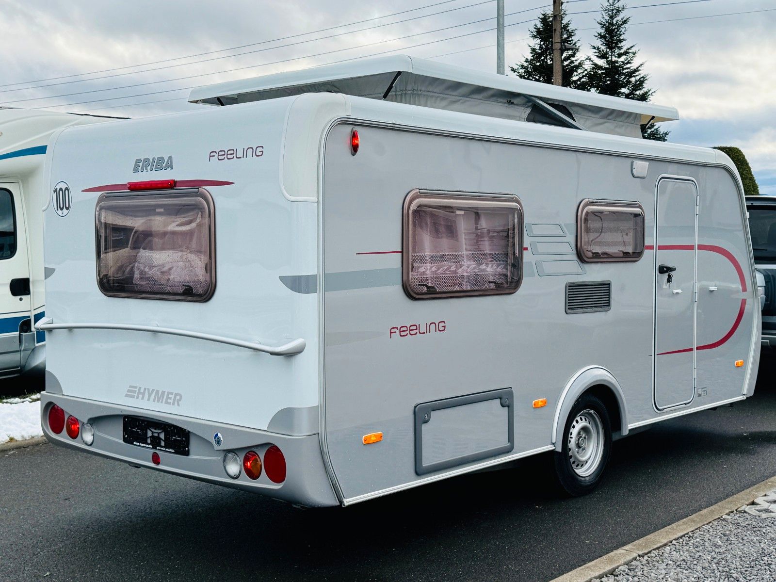 Fahrzeugabbildung HYMER / ERIBA / HYMERCAR FEELING 430 EINZELBETTEN HUBDACH 1.200KG