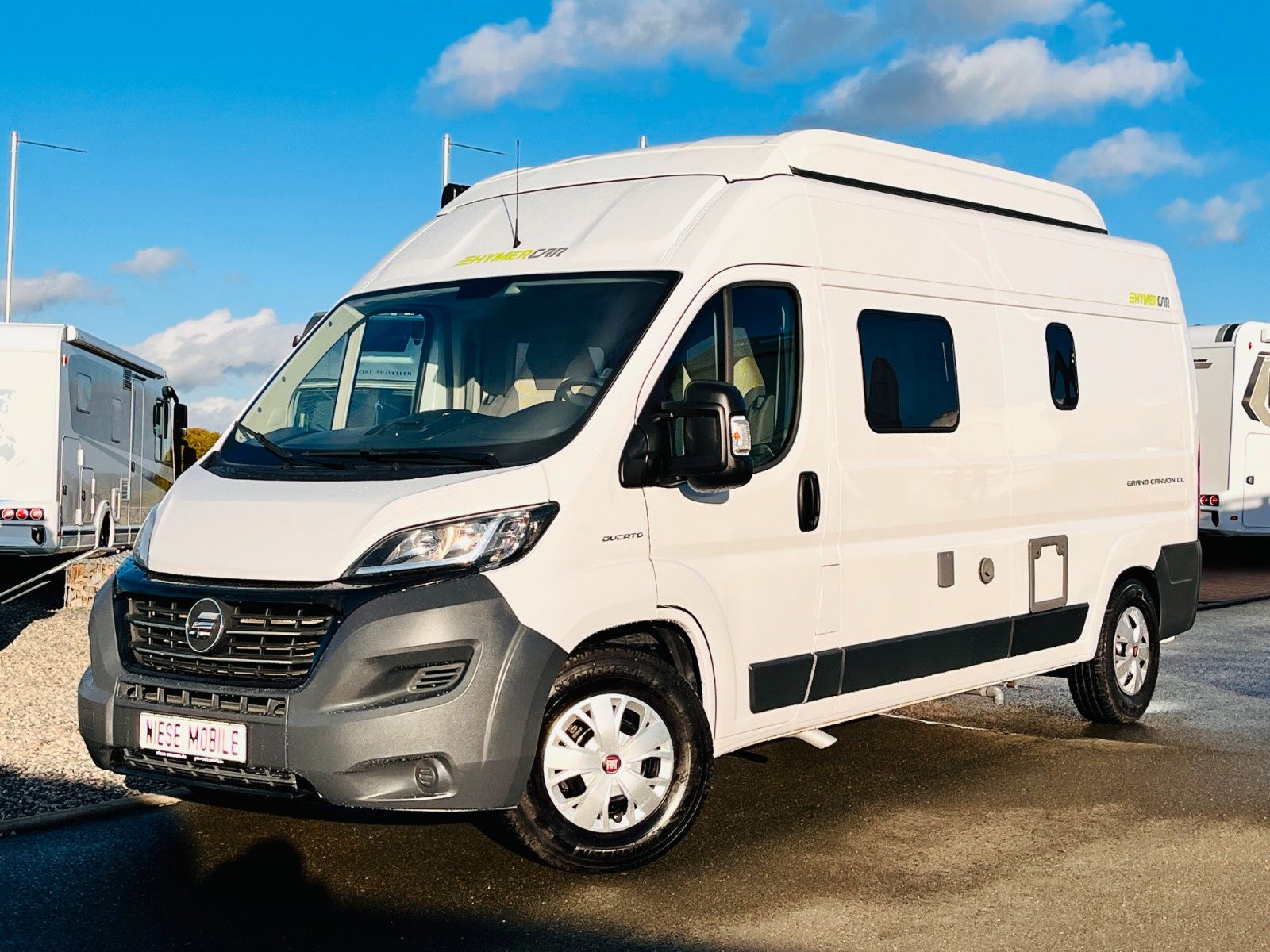 Fahrzeugabbildung HYMER / ERIBA / HYMERCAR GRAND CANYON CL 4 BETTEN AUFSTELLDACH MARKISE