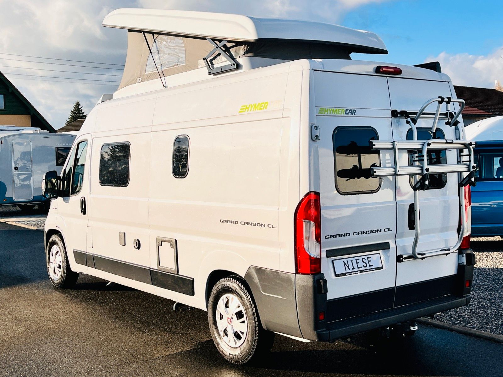 Fahrzeugabbildung HYMER / ERIBA / HYMERCAR GRAND CANYON CL 4 BETTEN AUFSTELLDACH MARKISE