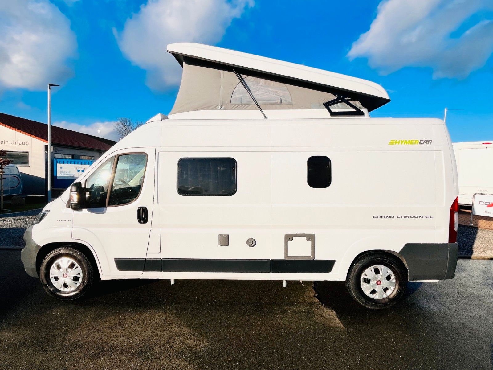 Fahrzeugabbildung HYMER / ERIBA / HYMERCAR GRAND CANYON CL 4 BETTEN AUFSTELLDACH MARKISE